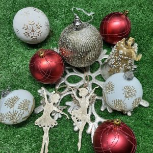 Snowflake Red - 11 Piece
